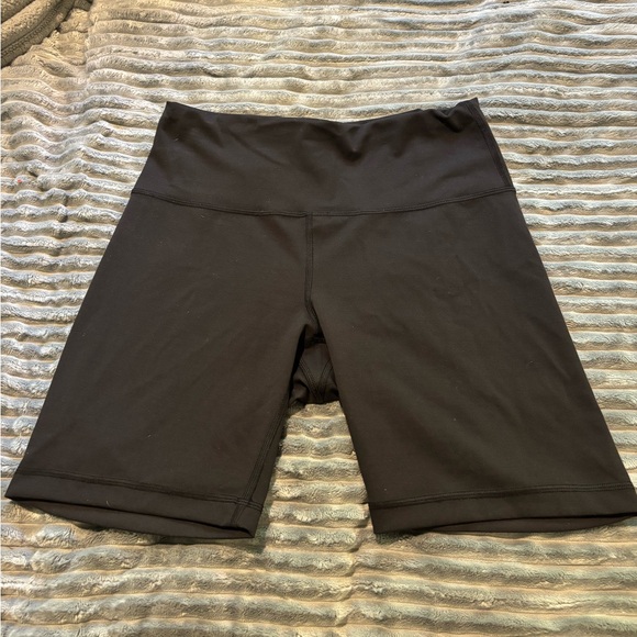 Lululemon 6inch Wunder Train Black Bike Shorts - Picture 1 of 6